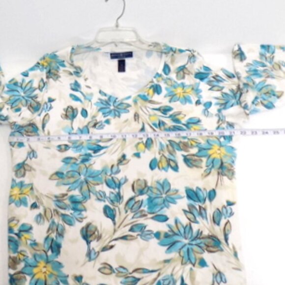 Karen Scott Women’s Blue & White Floral 3/4 Sleeve V-Neck Top – Size: 1X - Picture 5 of 10